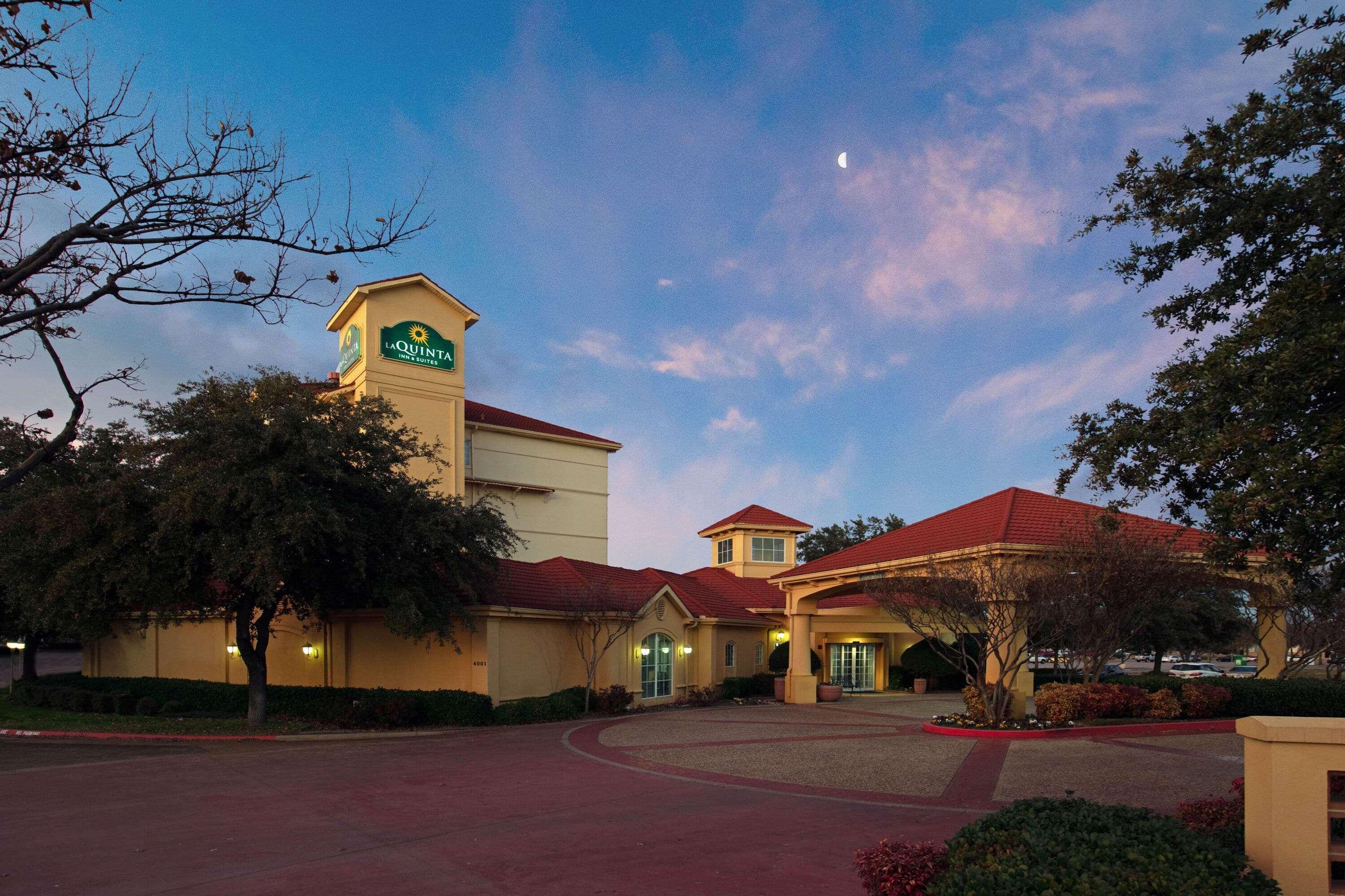 La Quinta By Wyndham Dallas Arlington South Extérieur photo