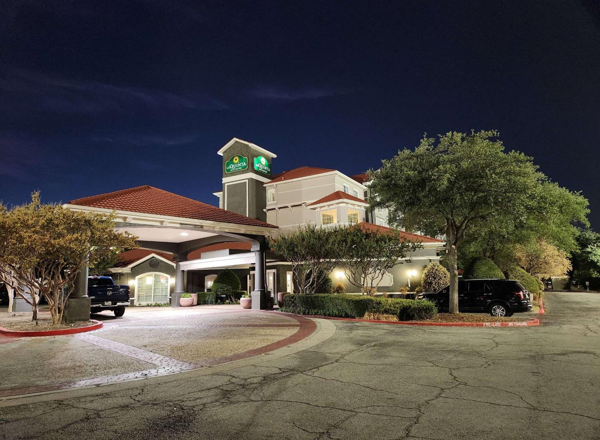 La Quinta By Wyndham Dallas Arlington South Extérieur photo