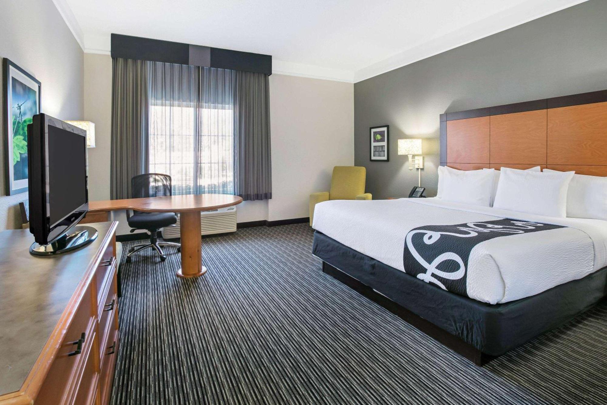 La Quinta By Wyndham Dallas Arlington South Extérieur photo